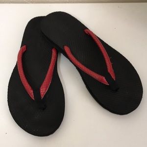 NWOT SPEEDO Red Flip Flops Sandals.   Size 6